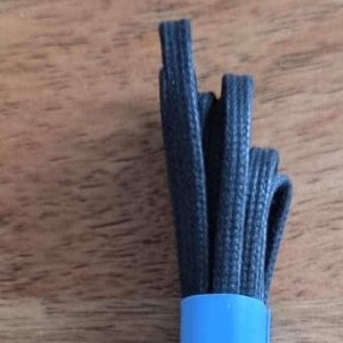Smalle platte gewaxte veters van Gala - ca 3 mm breed - Zwart 90cm lang