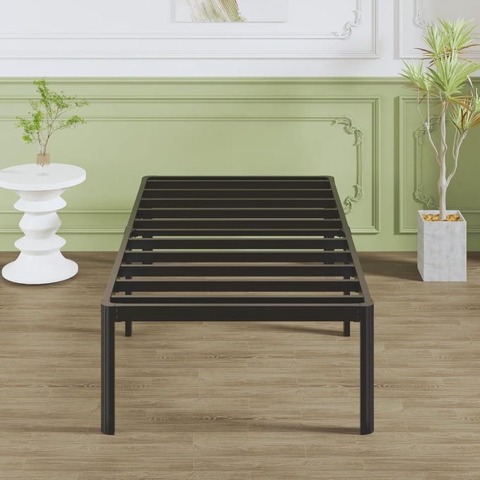 Dailygoods- Eenpersoonsbed 75x190 cm - Hoogte 46 - Metalen Bedframe