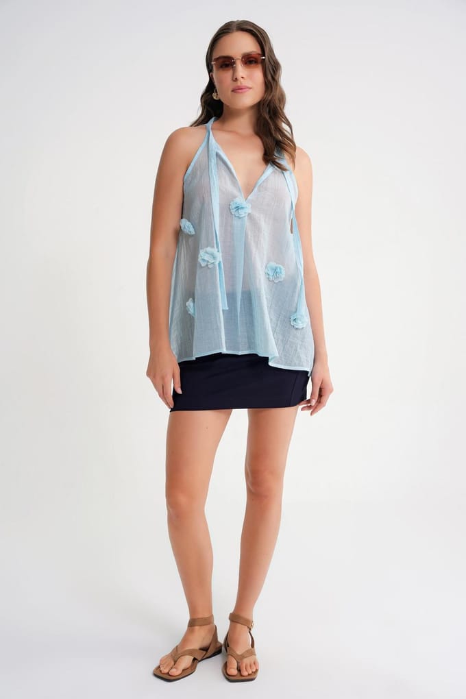 V-hals Blouse met Striksluiting en Ruffles