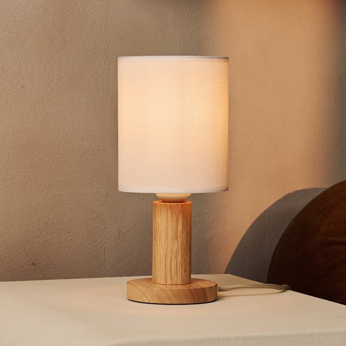 Tavellio Boris Tafellamp – H26 – Hout en linnen kap – E27 – Lichtbruin