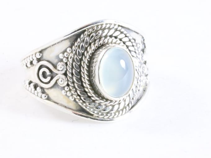 Bewerkte zilveren ring met aqua chalcedoon - maat 18