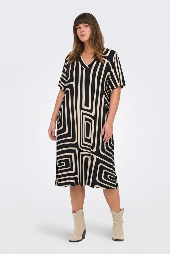 ONLY CARMAKOMA - CARFYRLA S/S V-NCK BLK AOP DRE NOOS - Dames - Mini jurken