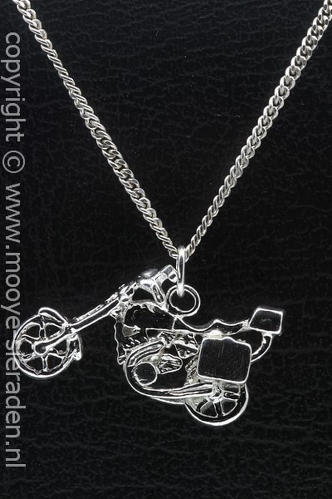 Zilveren Suzuki chopper motor ketting hanger