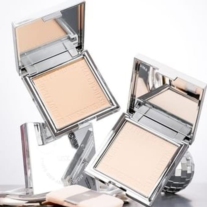 xixi - Light Ultra Bright Soft Focus Pressed Powder - 2 Colors #U2 - 11g