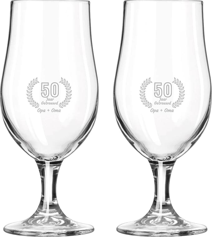 Gegraveerde set bierglazen op voet 49cl Opa + Oma 50 jaar getrouwd