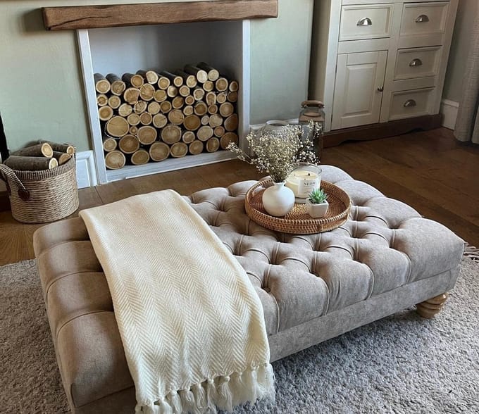 Luxe Grote Gewatteerde Chesterfield Voetenbank/Salontafel in Pruim
