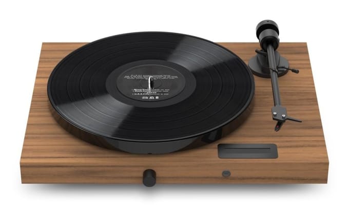 Pro-Ject JukeBox E1 + OM5e Platenspeler, Systeem all-in-one / Plug and Play met Bluetooth, walnoot, Pro-Ject
