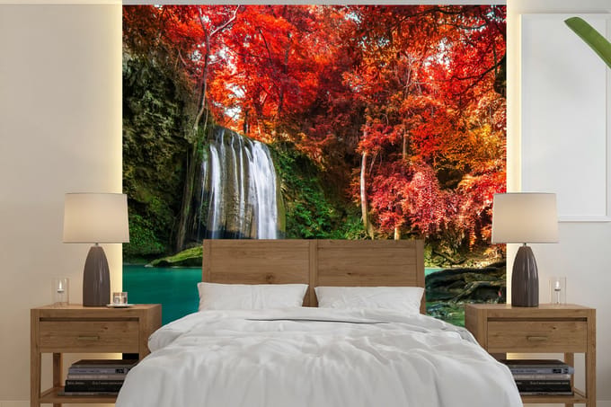 Behang - Fotobehang Waterval - boom - Rood - Herfst - Water - Breedte 280 cm x hoogte 280 cm