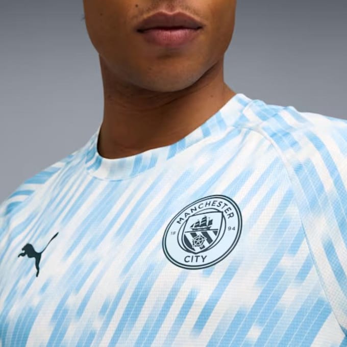 Manchester City warming-up shirt 2025/26