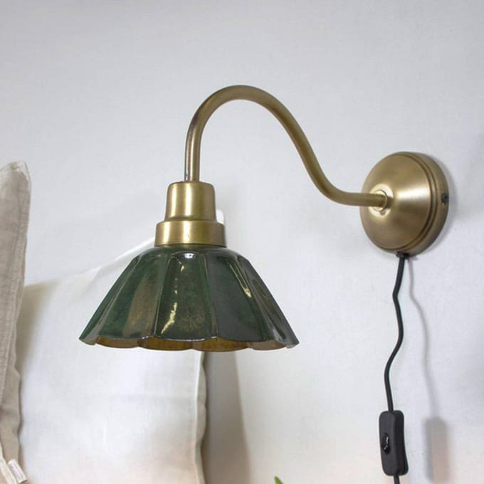 PR Home Wandlamp Ester, groen, uitsteeklengte 34 cm, metaal