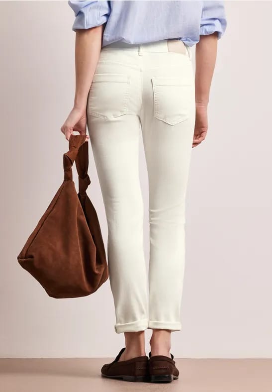 Mid Waist Slim Legs jeans in casual fit