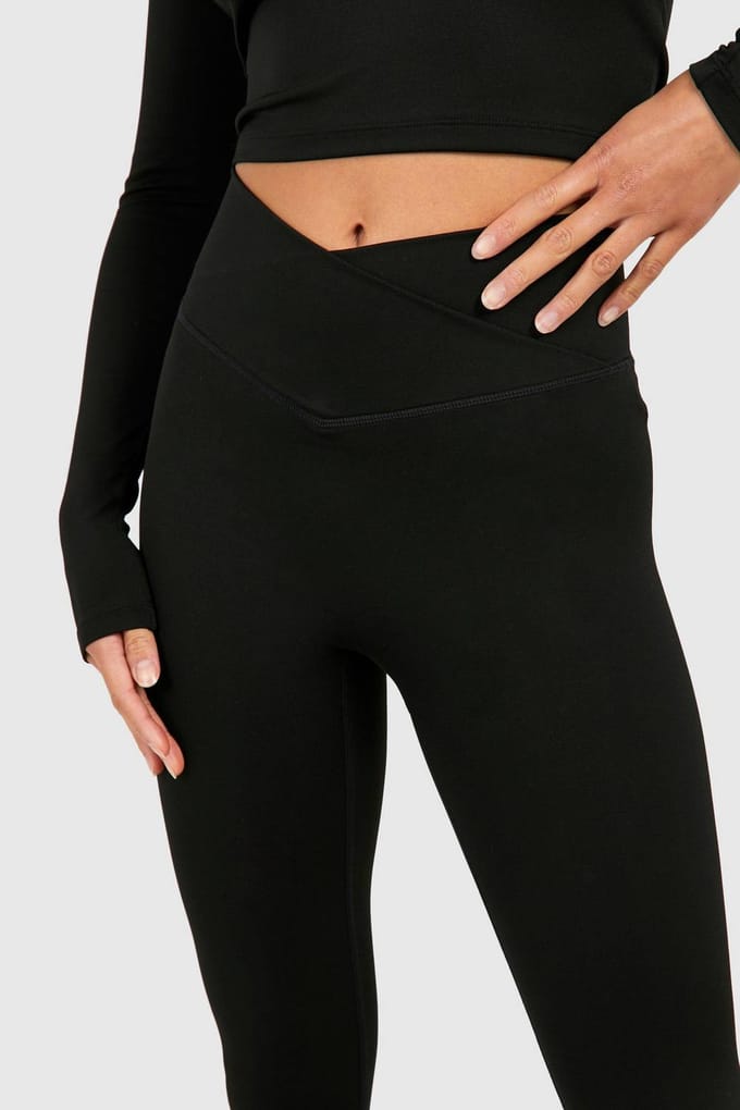 boohoo Dames Petite Super Soft Peached V-middenband Legging | Black | Maat: XL