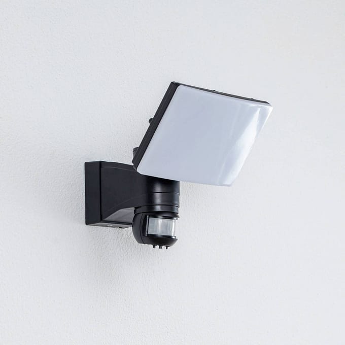 Prios LED buitenwandspot Avayah, bewegingsmelder, IP44