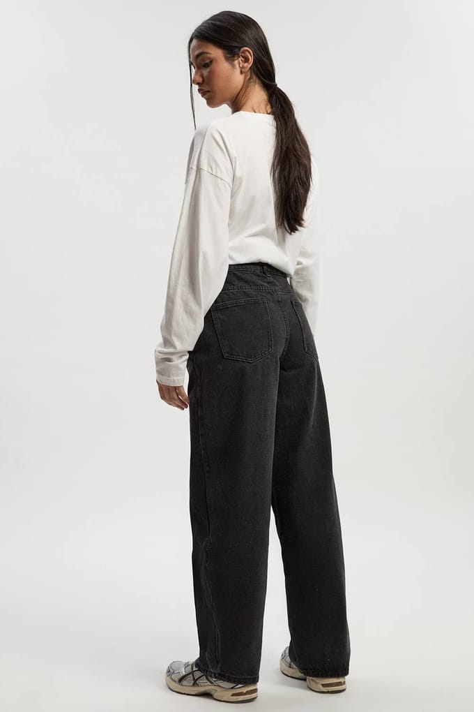 Dames Boohoo Basics Wide Leg Jeans | Washed Black | Maat: 16/32L