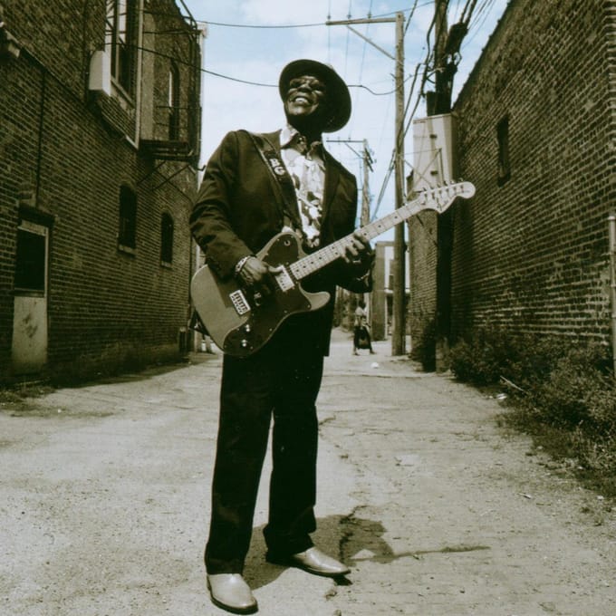 Bring 'Em In - Buddy Guy