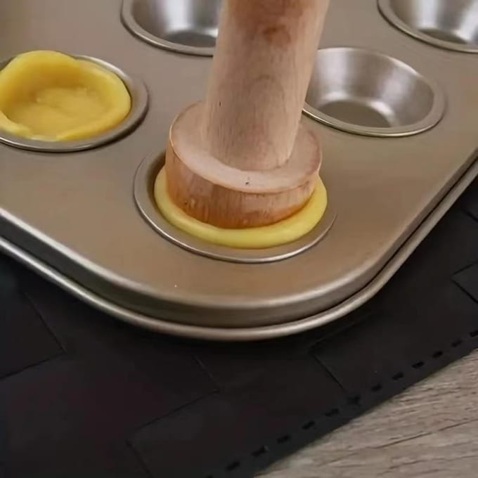Moule à tarte aux œufs en bois Moule à tarte Moule à tarte aux œufs à deux têtes Moule à tarte aux œufs de couleur en bois Rouleau à pâtisserie Gadget de cuisine Round beige