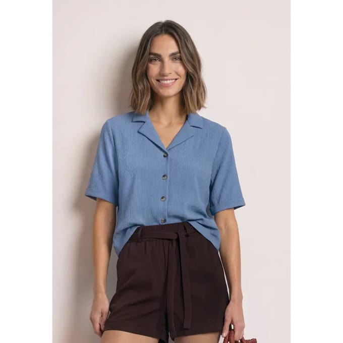 Shirt met verschillende texturen en een knoopsluiting