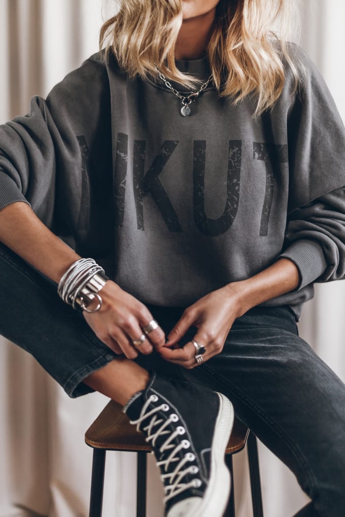 Mikuta The Stone  Sweater Grey Größe: L | Longsleeves Outlet | Damen | Grau
