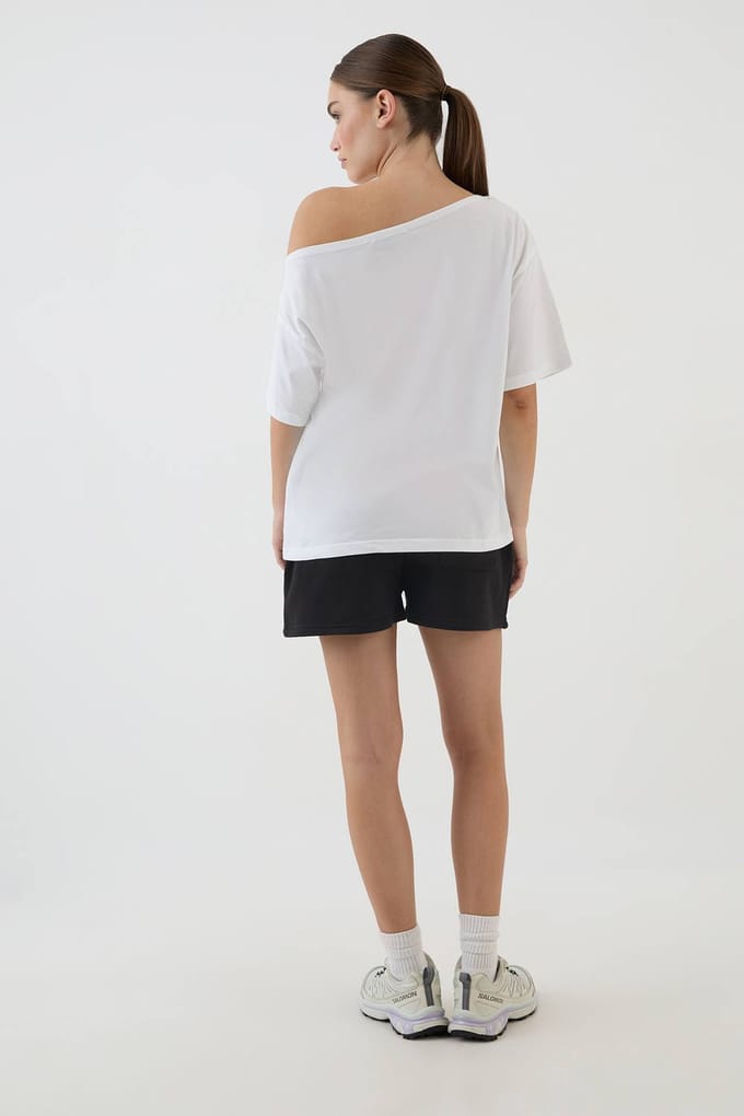 Dames Dsgn Studio Script Off-shoulder T-shirt | White | Maat: Medium