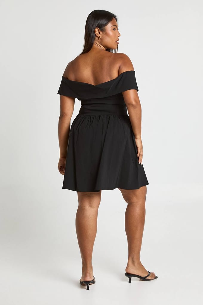 boohoo Dames Plus Gouden Rand Bardot Skater | Zwart | Maat: 56