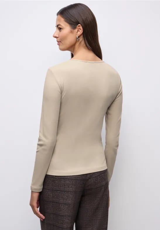 Shirt met hartvormige halslijn
