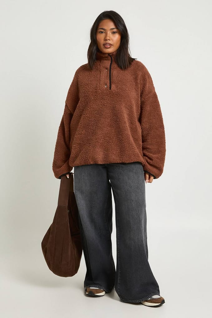 boohoo Dames Plus Borg Doorknoop Sweatshirt | Stone | Maat: 18