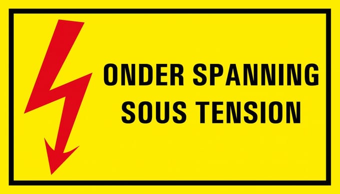 Onder spanning, sous tension bord met tekst - kunststof 300 x 150 mm