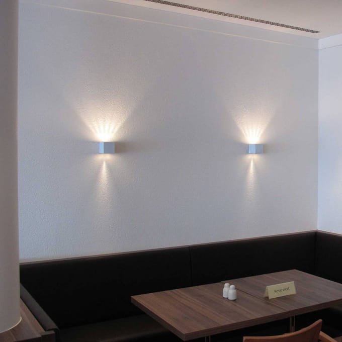 Milan Iluminación Wandlamp Dau in kubusvorm up-down, aluminium
