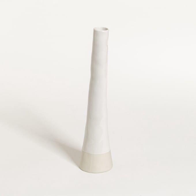 The Table atelier - vaas - Ø 6 * 22,5 cm - keramiek - handgemaakt - wit