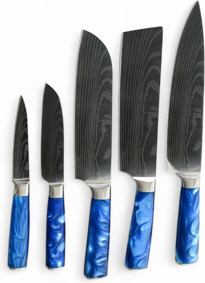 KAAMUT® 5-delige Messenset Damascus Look – Handgesmeed – Vlijmscherp – Professionele Koksmessen – Handvat van Saffierblauwe Epoxy
