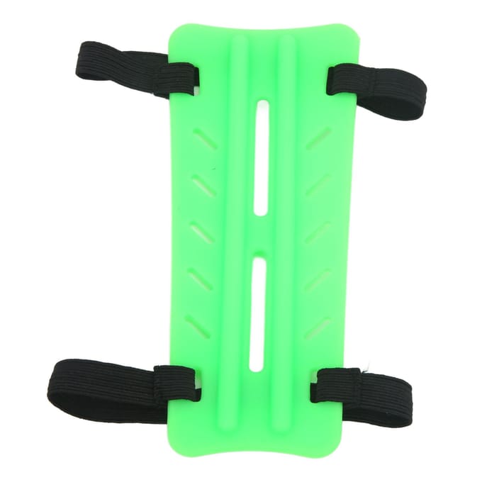 Boogschieten Armbeschermer Rubberen Armbeschermer Jachtaccessoires met 2 Riemgespen voor Volwassenen Kinderen Groen