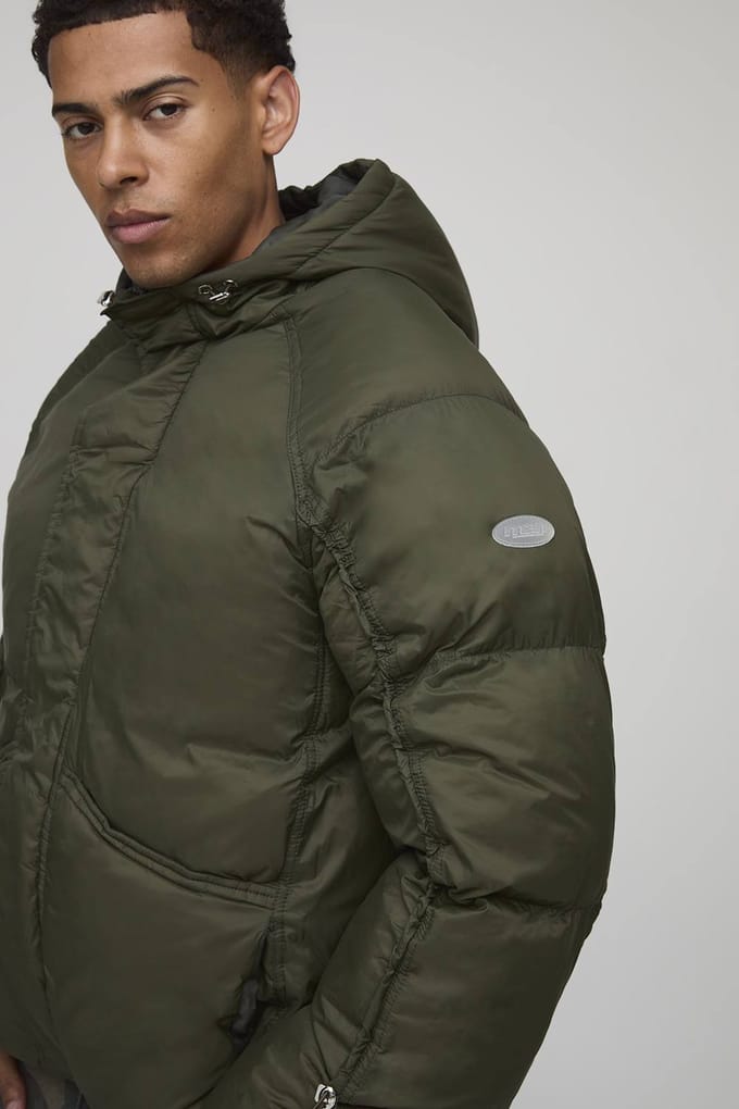 Pufferjack met oversized pasvorm, geraffelde mouwen en panelen | Khaki | Size Medium
