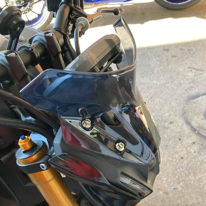 Motorvoorruit Voorruitbeschermer Luchtwinddeflector Modificatieaccessoire zwart