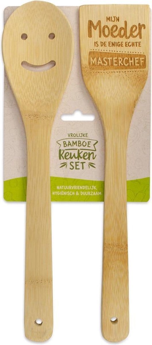 Bamboe keukenset met tekst Mijn moeder is de enige echte masterchef