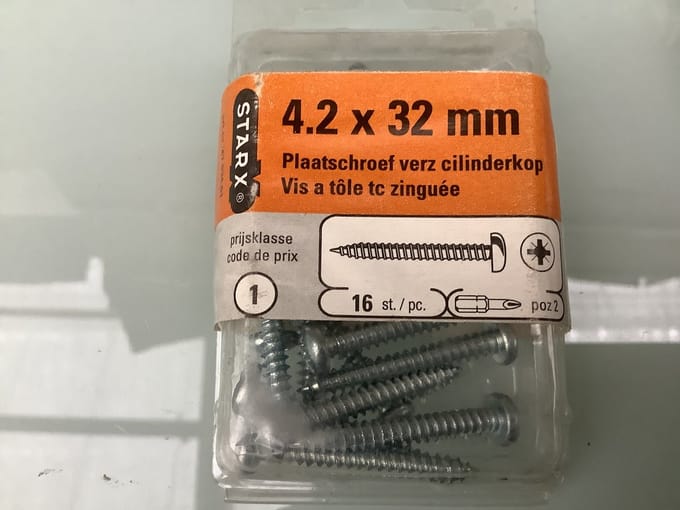 Star-X. Plaat schroef.cilinder kruis kop. 4.2 x 32 mm.16 stuks schroeven. Pzd-2.