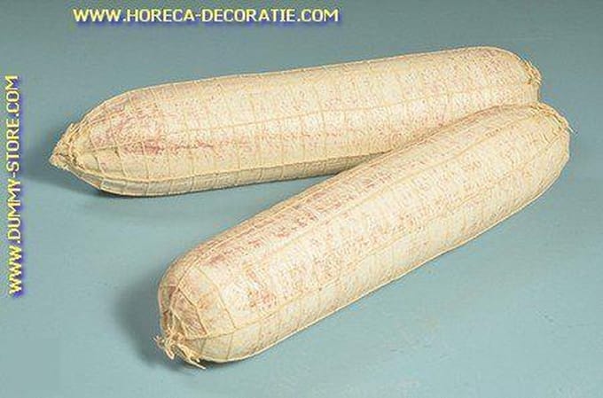 Witte salami in net, 2 stuks (W4) - 90x400 mm - vleesdummy