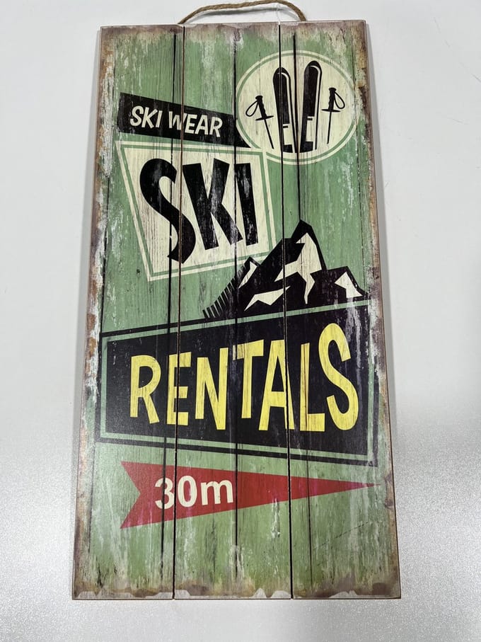 Houten wandbord “Ski rentals 30 m”