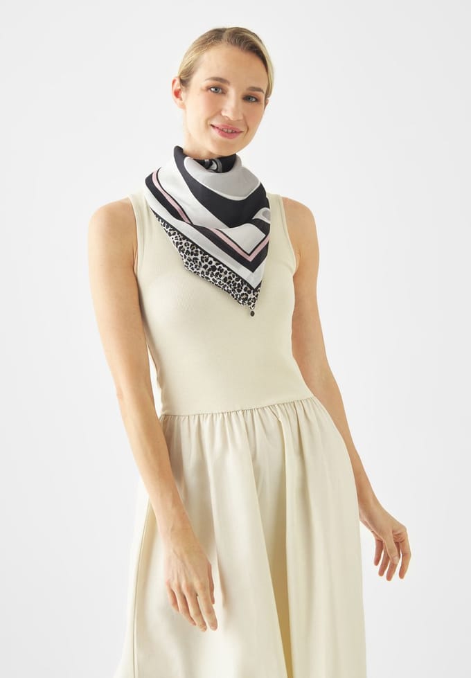 Codello Premium doek van pure zijde met olifantenmotief
