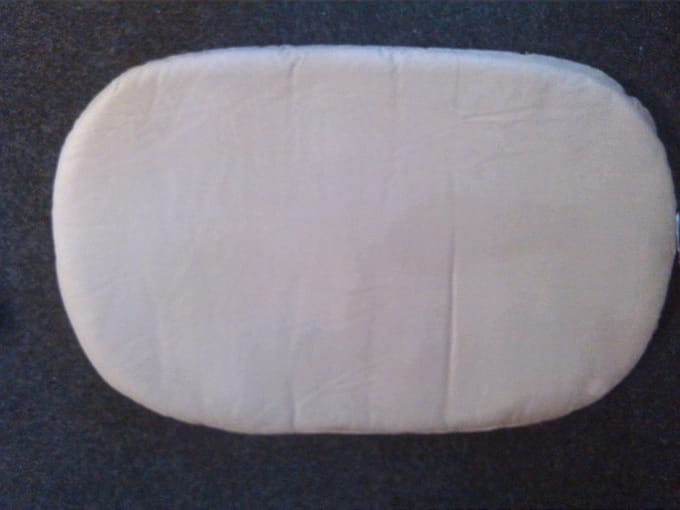 Hondenkussen - ovaal -  70cm - ribkoord - bruin