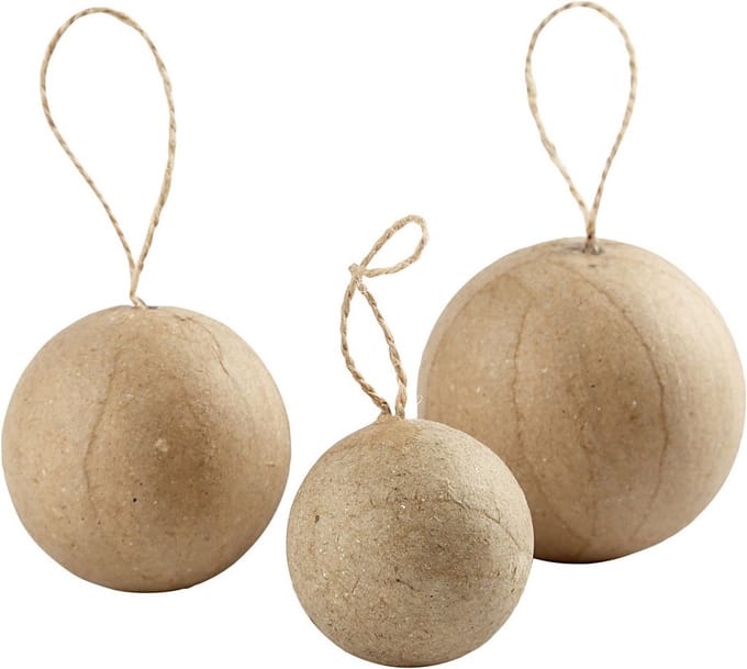 Hobby/DIY Kerstballen - 6x - aan touwtje - papier mache 4-5-6 cm