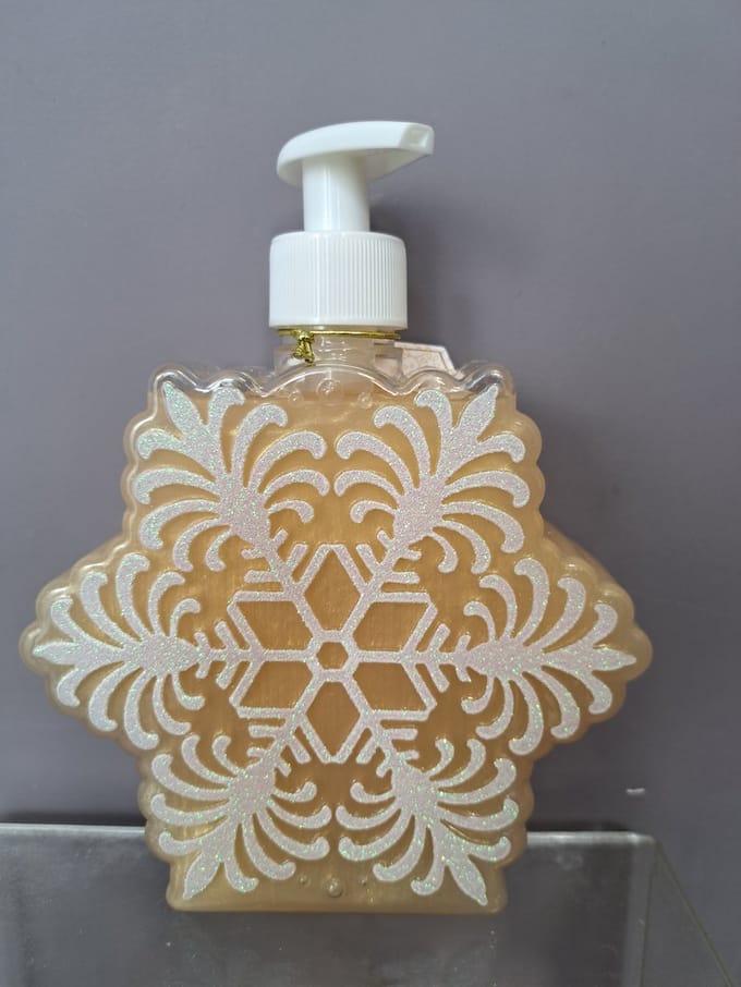 handzeep vanille - handig pompje - sneeuwvlokje - leuk geschenk - kerst geschenk - winter magic