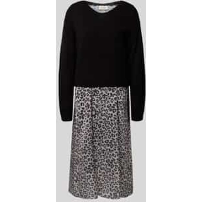 Getailleerde tricotjurk met mix van wol en mohair