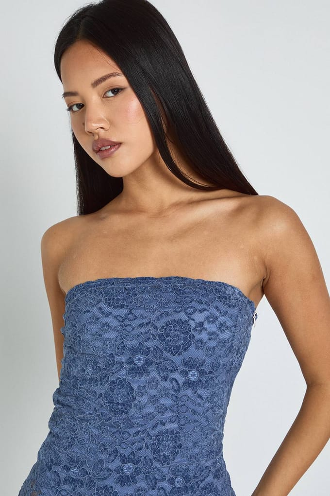 boohoo Dames Petite fluwelen kanten bandeau maxi-jurk | Blauw | Maat: 36