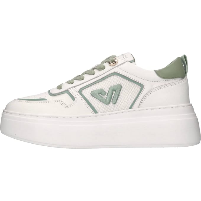 Emanuelle Vee Witte sneakers