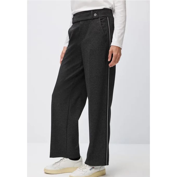 Broek met rechte pijpen en tape