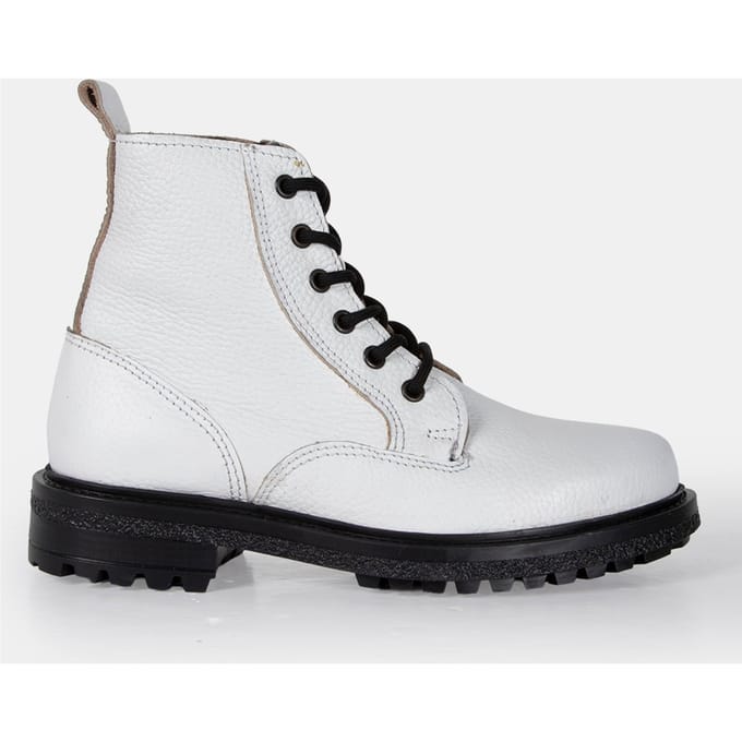 Streetwear Favourites Dechase – Guzo White Embossed Taglia: 37 | Stivali Outlet | Donna | Bianco