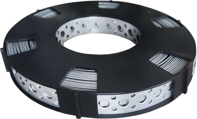 Kortpack - Verzinkt Montageband op Rol 17mm breed x 10 meter lang - 0,7mm dik - Geperforeerd - (099.0571)