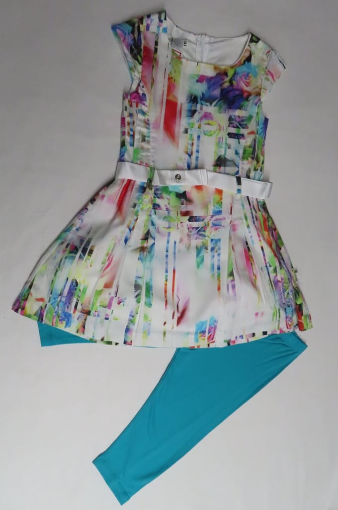 Jurk + legging - Wit met multicolor - Feestkleedje + korte legging - 5 jaar 110