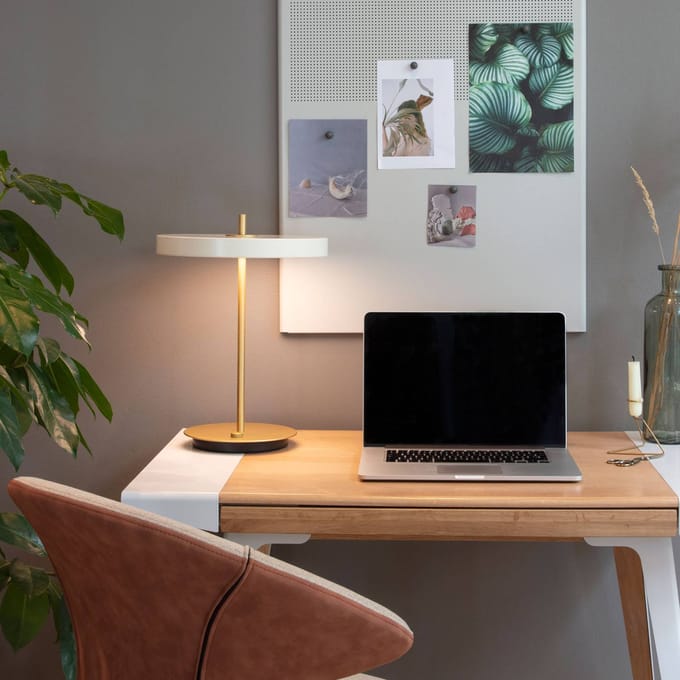 UMAGE LED tafellamp Asteria Table, USB, parelwit/messing