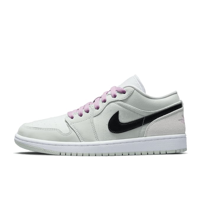 Jordan 1 Low SE Barely Green (Women's) - Maat 35.5